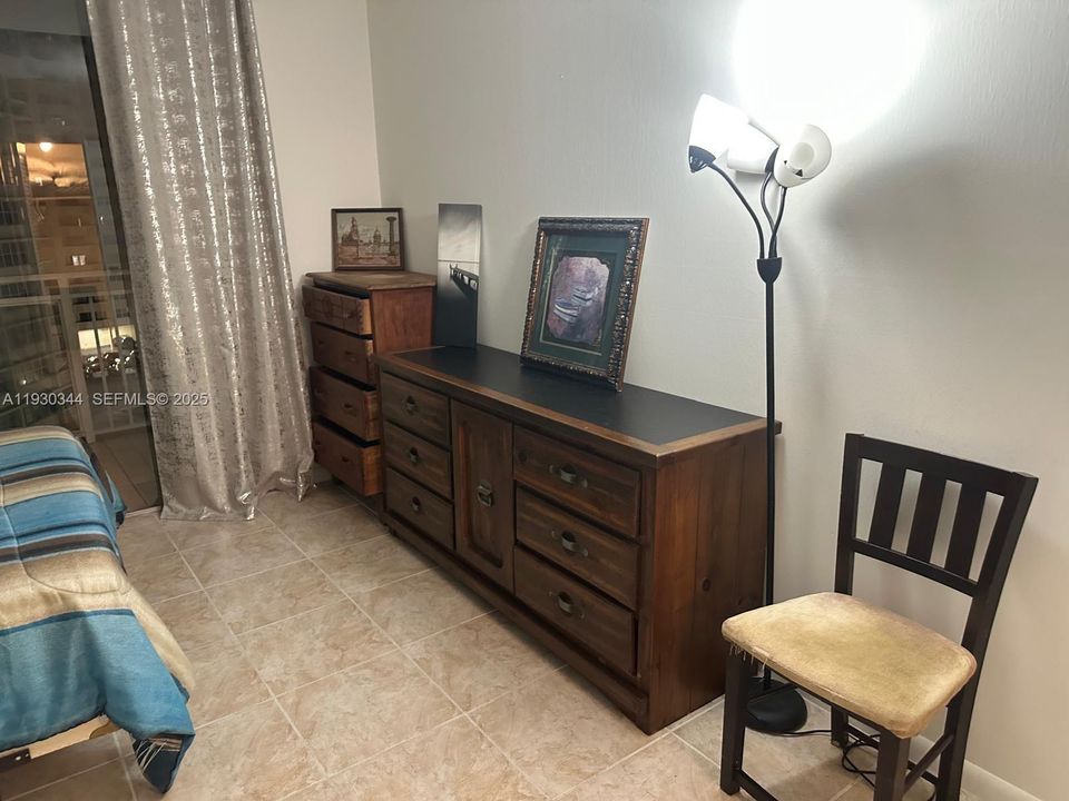 В аренду: $1,975 (1 спален, 1 ванн, 646 Квадратных фут)