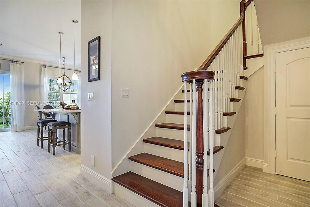 出租: $5,500 (3 贝兹, 2 浴室, 1995 平方英尺)