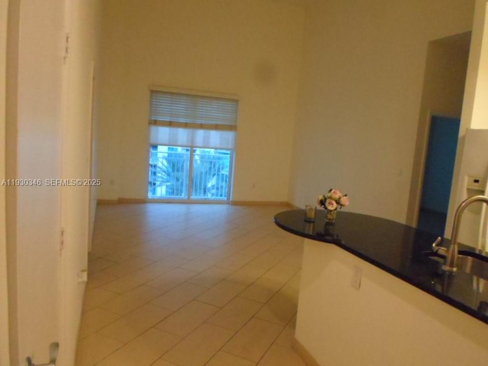 На продажу: $470,000 (2 спален, 2 ванн, 955 Квадратных фут)