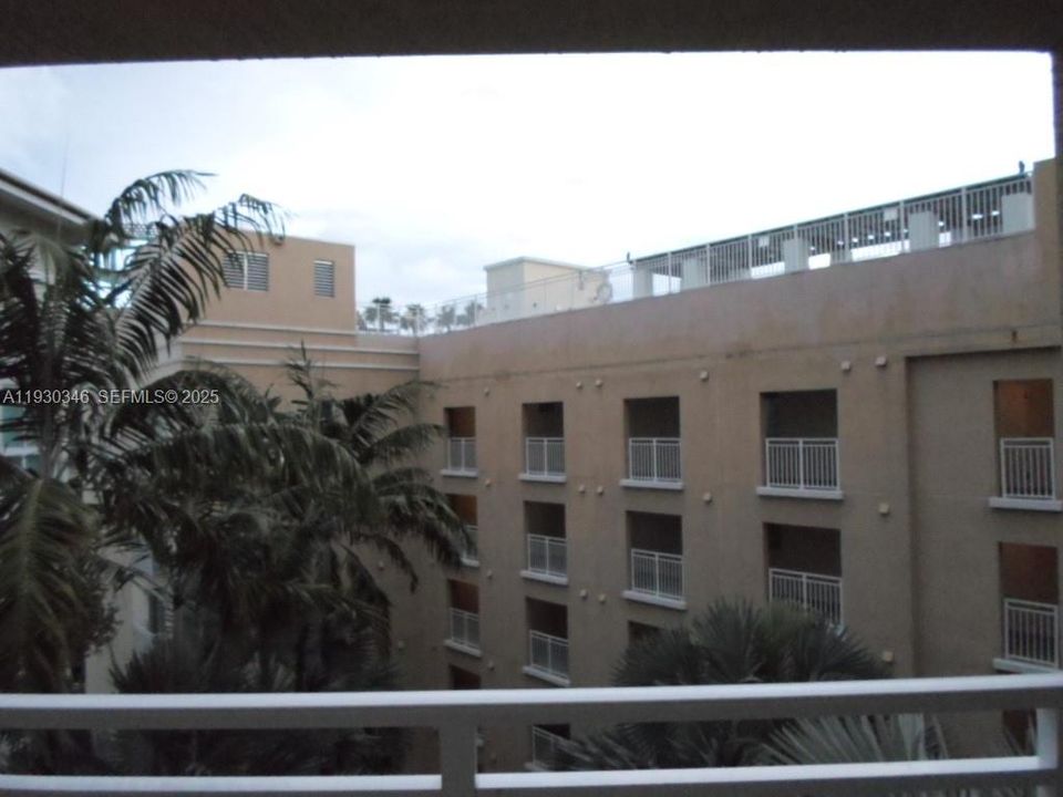 На продажу: $470,000 (2 спален, 2 ванн, 955 Квадратных фут)