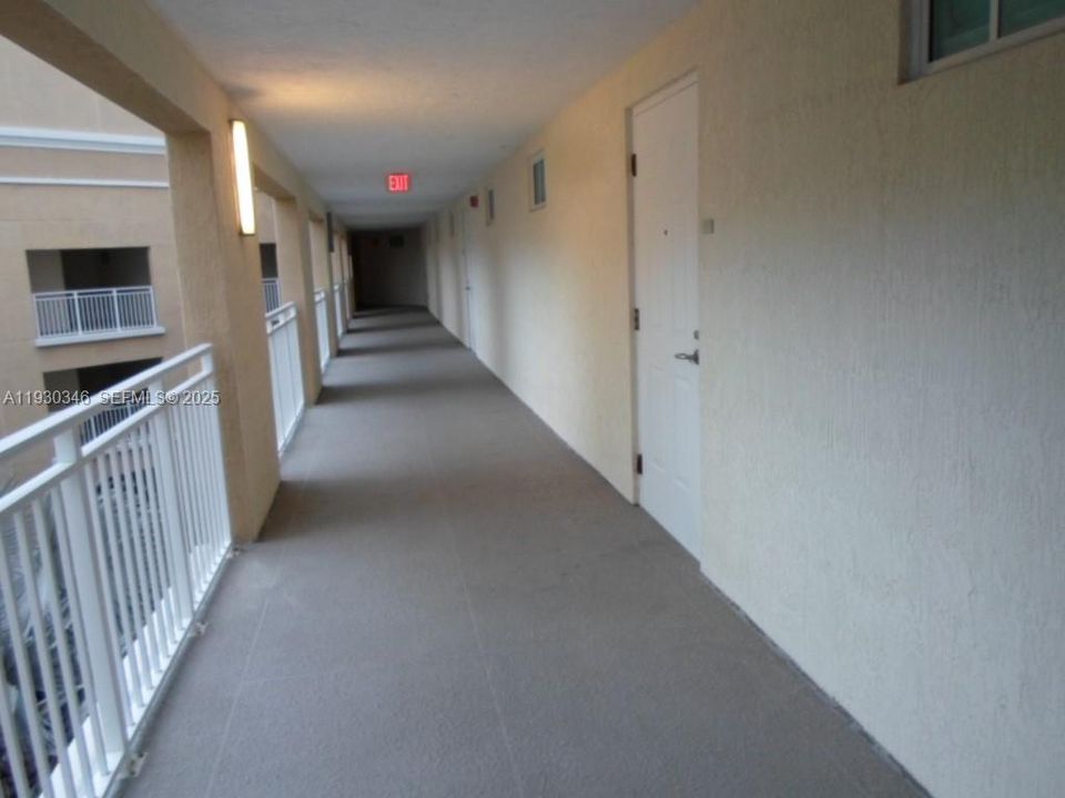 На продажу: $470,000 (2 спален, 2 ванн, 955 Квадратных фут)