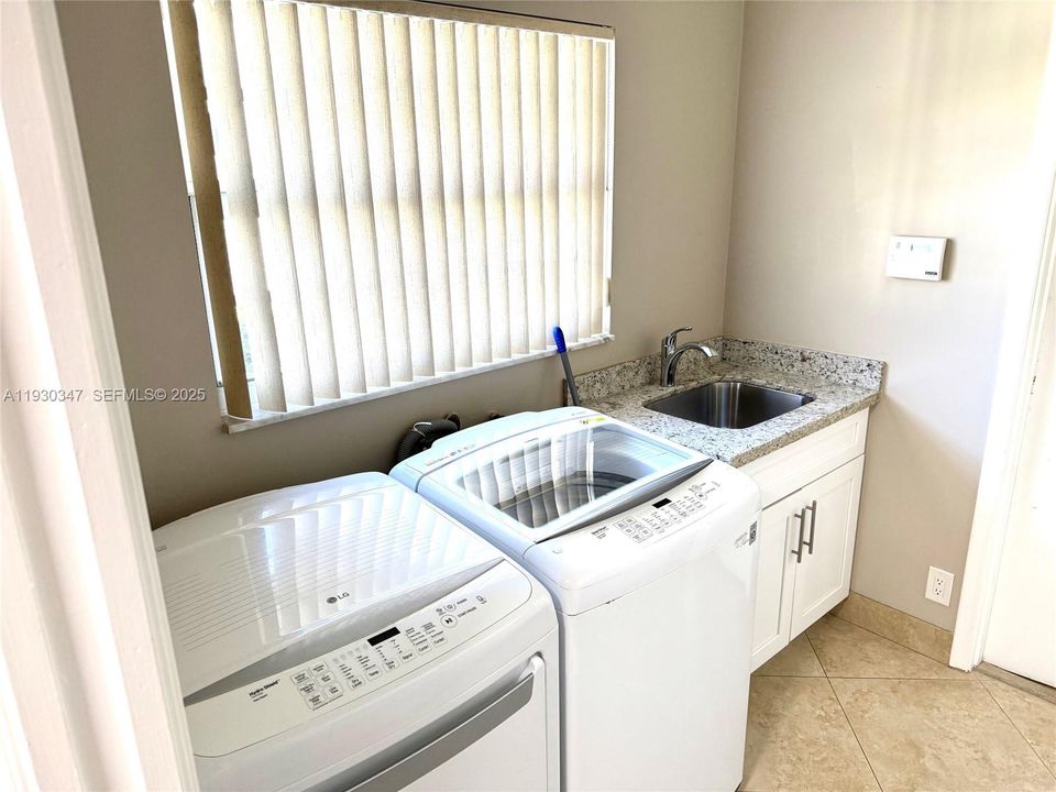 For Rent: $6,300 (3 beds, 3 baths, 2655 Square Feet)