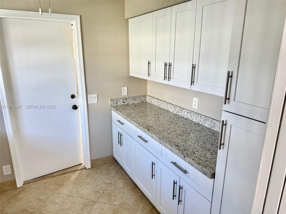 For Rent: $6,300 (3 beds, 3 baths, 2655 Square Feet)