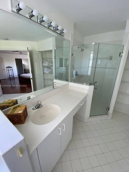 For Rent: $4,400 (4 beds, 2 baths, 2116 Square Feet)