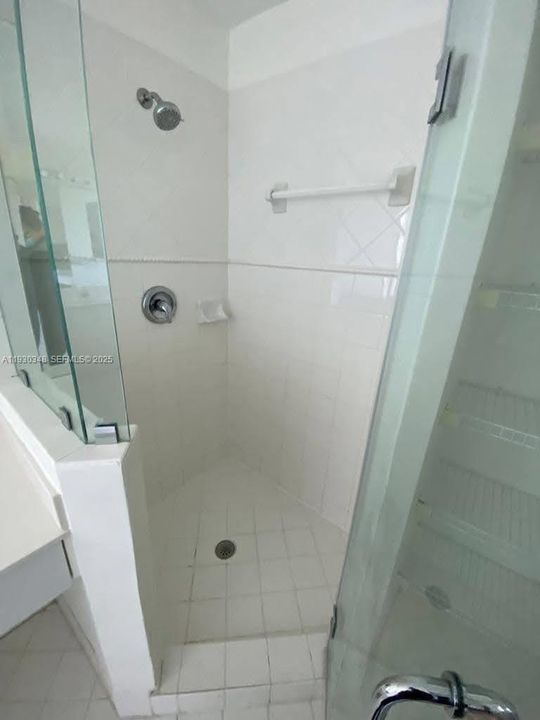 For Rent: $4,400 (4 beds, 2 baths, 2116 Square Feet)