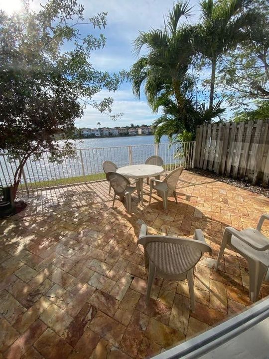 For Rent: $4,400 (4 beds, 2 baths, 2116 Square Feet)