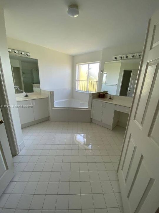 For Rent: $4,400 (4 beds, 2 baths, 2116 Square Feet)