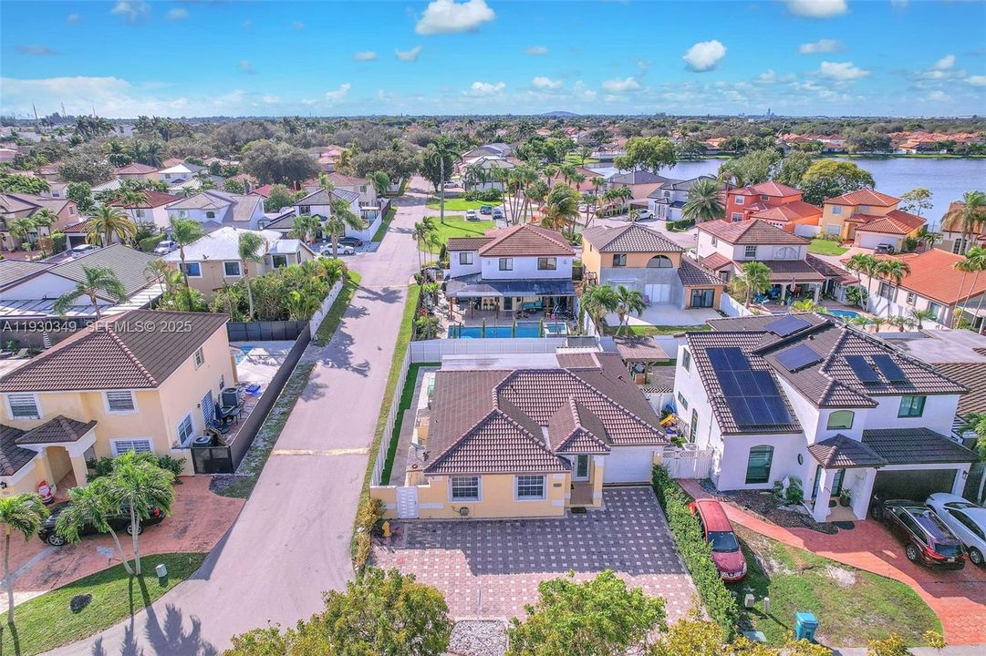 For Sale: $599,999 (4 beds, 2 baths, 1511 Square Feet)