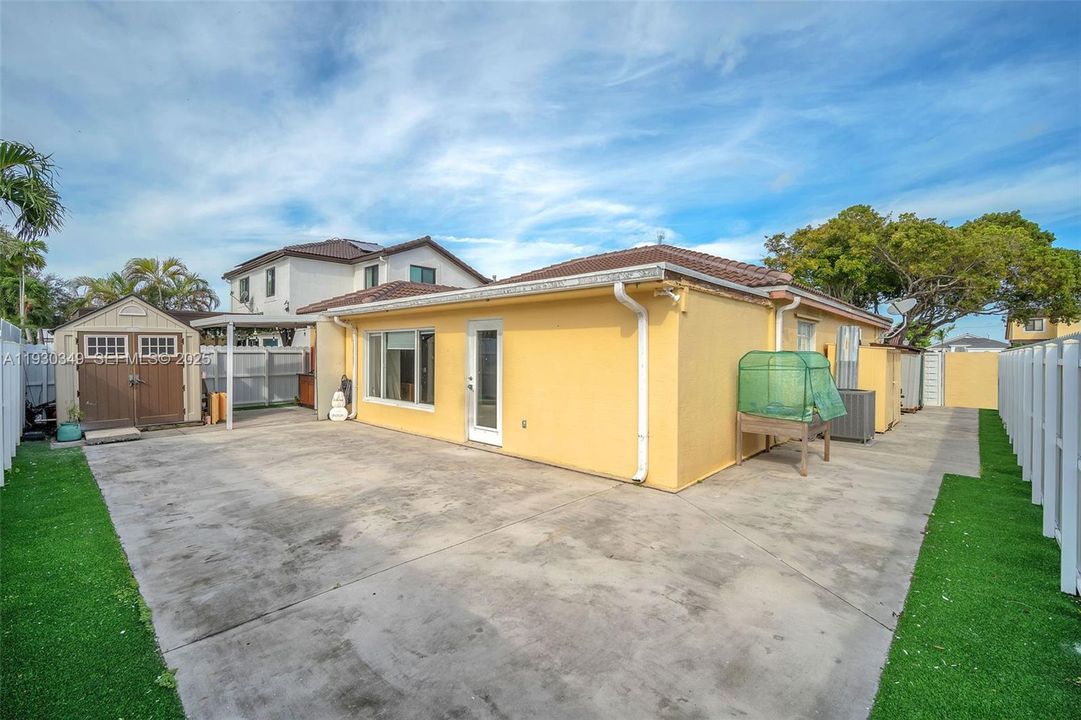 For Sale: $599,999 (4 beds, 2 baths, 1511 Square Feet)