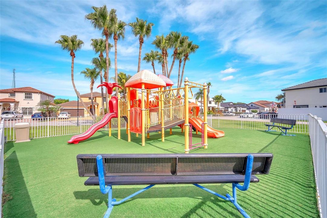 For Sale: $599,999 (4 beds, 2 baths, 1511 Square Feet)