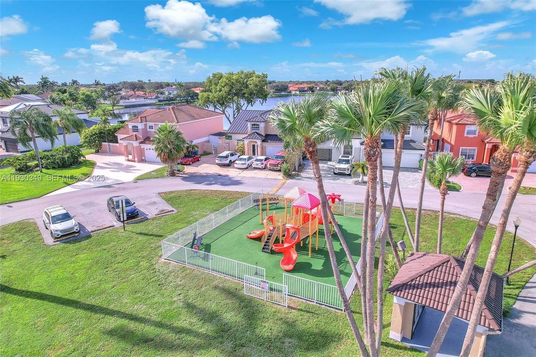 For Sale: $599,999 (4 beds, 2 baths, 1511 Square Feet)