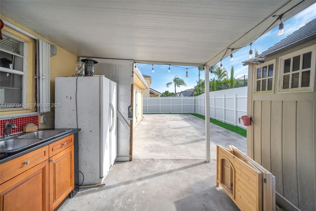 For Sale: $599,999 (4 beds, 2 baths, 1511 Square Feet)