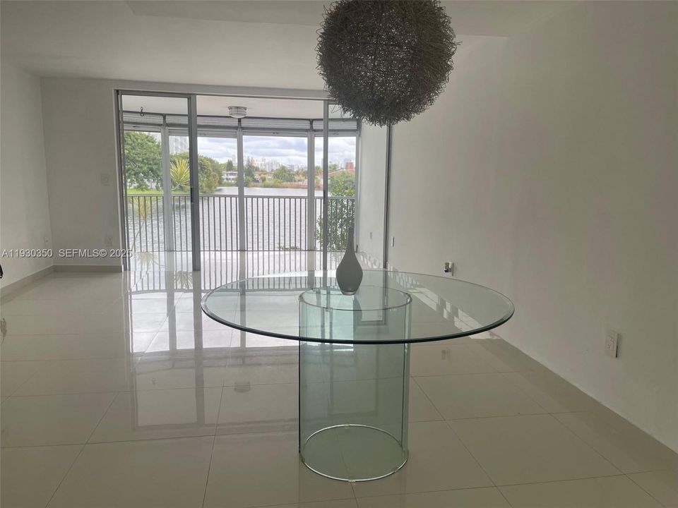 For Sale: $219,000 (2 beds, 2 baths, 1315 Square Feet)