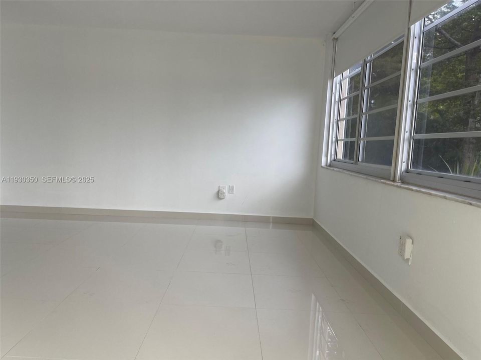 For Sale: $219,000 (2 beds, 2 baths, 1315 Square Feet)