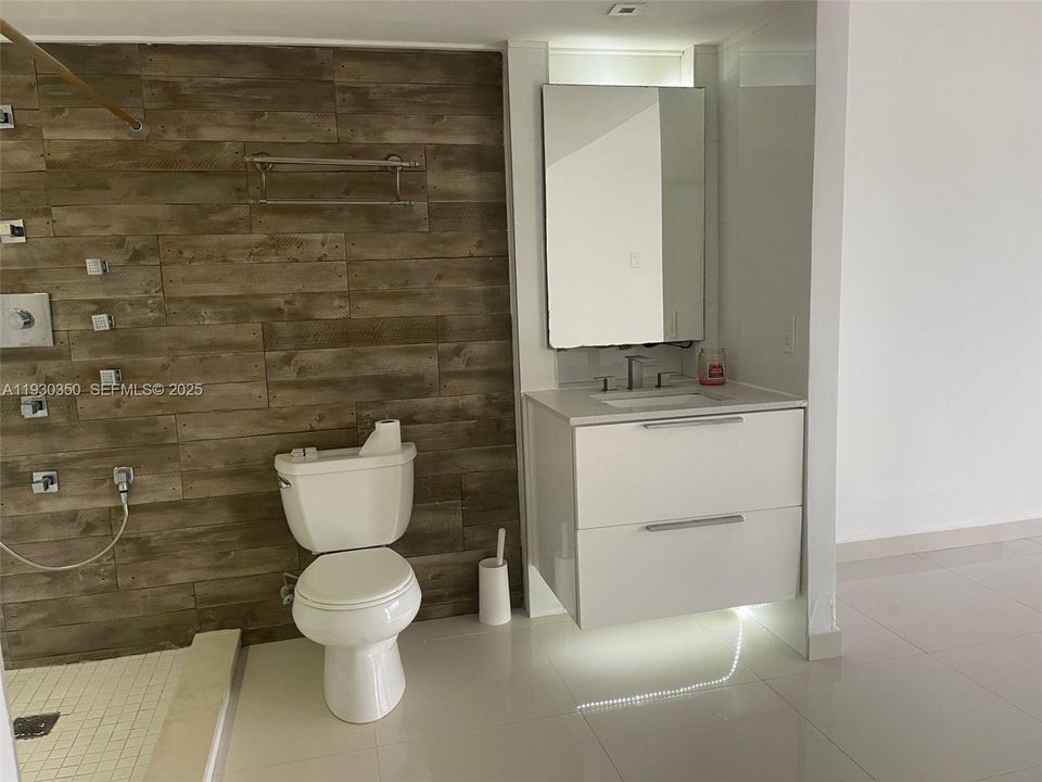 For Sale: $219,000 (2 beds, 2 baths, 1315 Square Feet)