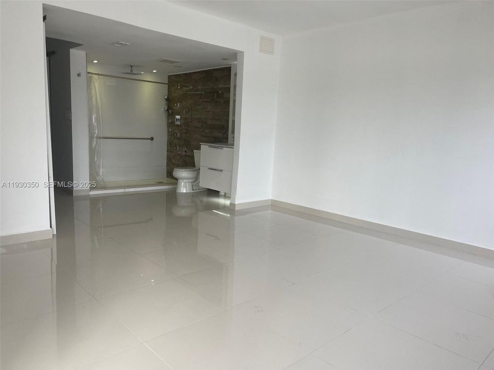 For Sale: $219,000 (2 beds, 2 baths, 1315 Square Feet)