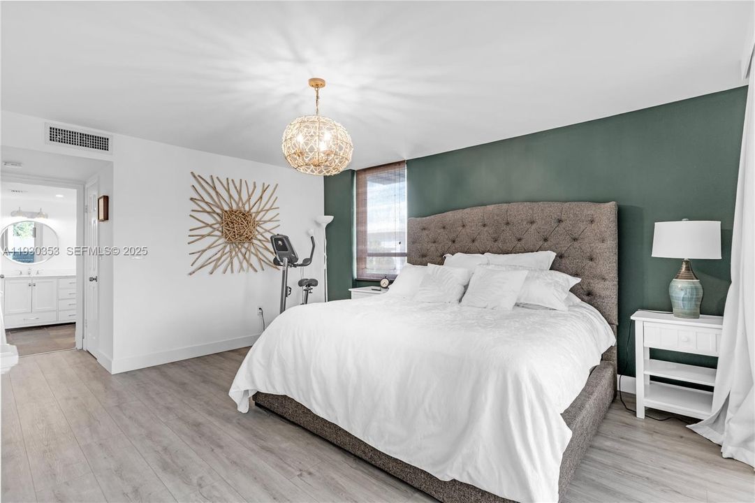 For Sale: $799,000 (3 beds, 2 baths, 1710 Square Feet)