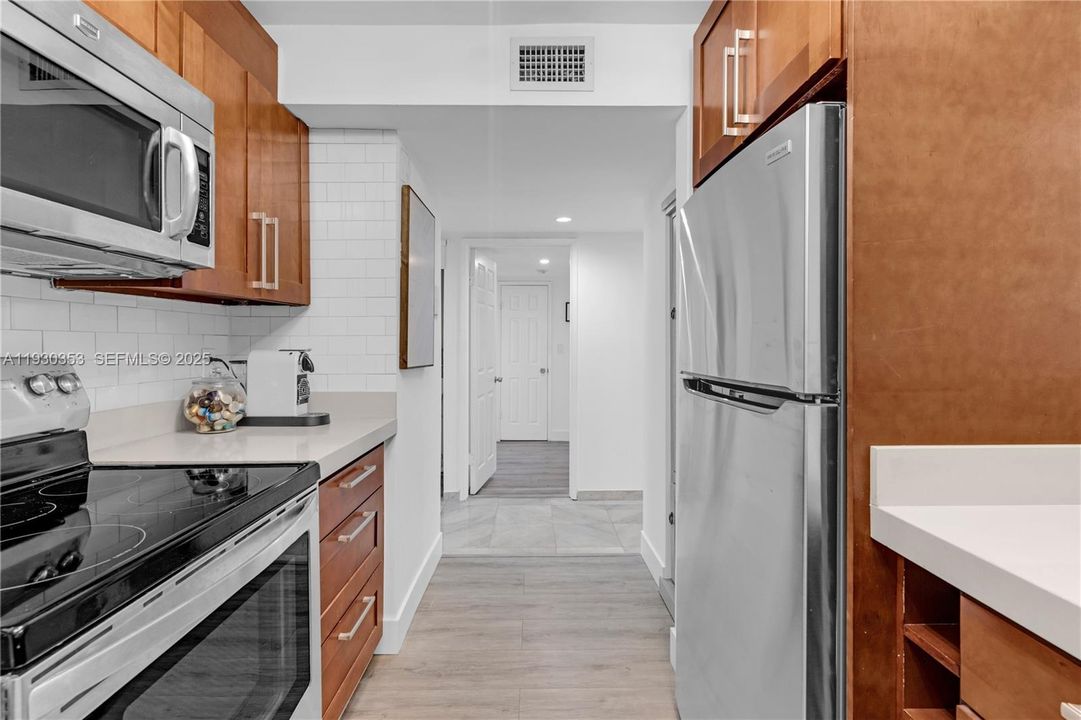 For Sale: $799,000 (3 beds, 2 baths, 1710 Square Feet)