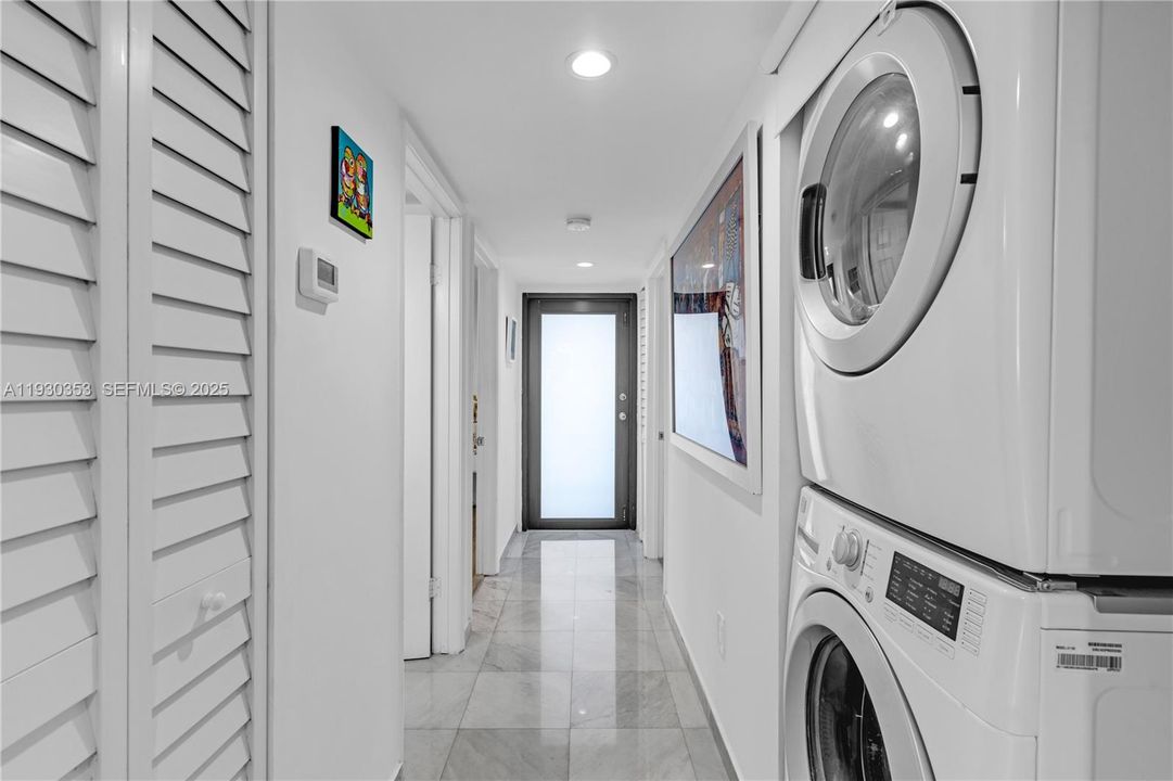 For Sale: $799,000 (3 beds, 2 baths, 1710 Square Feet)