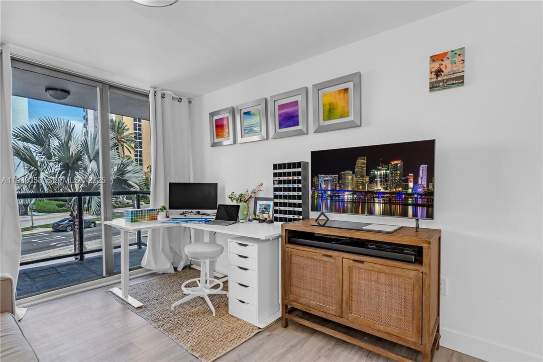 For Sale: $799,000 (3 beds, 2 baths, 1710 Square Feet)