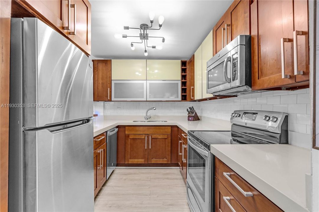 For Sale: $799,000 (3 beds, 2 baths, 1710 Square Feet)