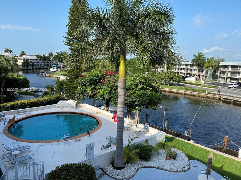 For Rent: $1,700 (1 beds, 1 baths, 620 Square Feet)