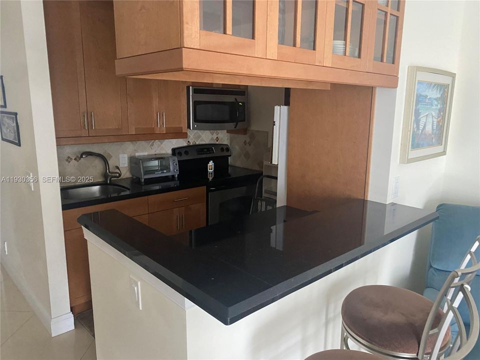 For Rent: $1,700 (1 beds, 1 baths, 620 Square Feet)