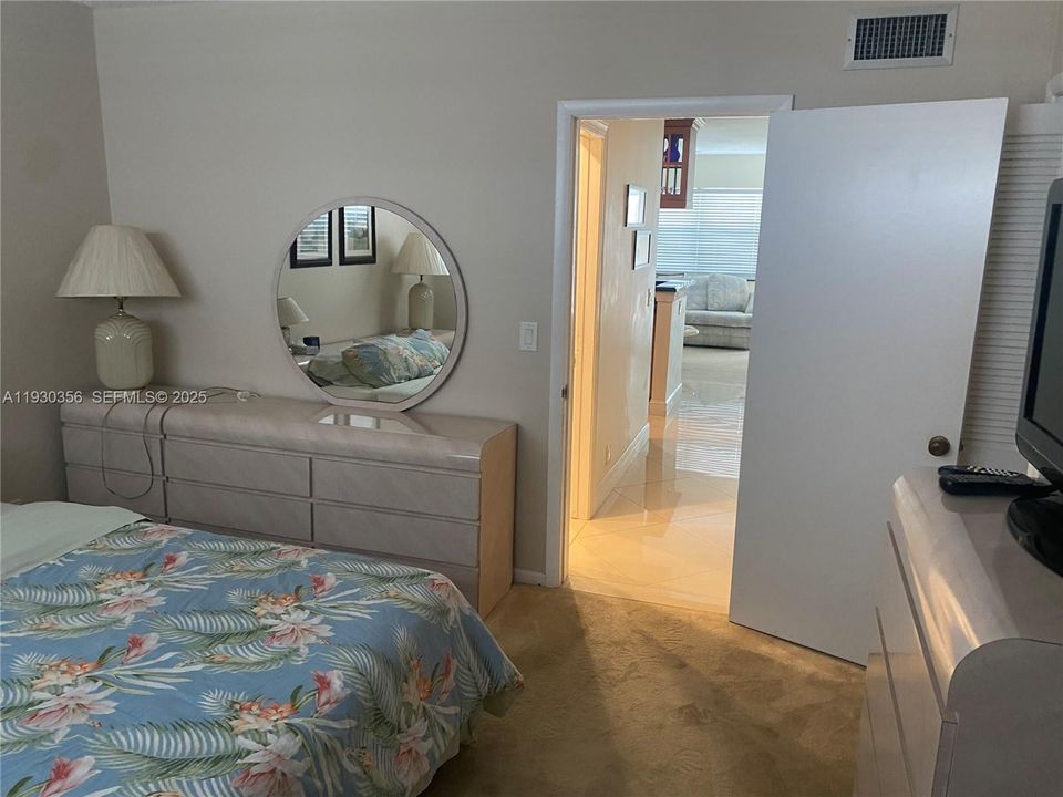 For Rent: $1,700 (1 beds, 1 baths, 620 Square Feet)