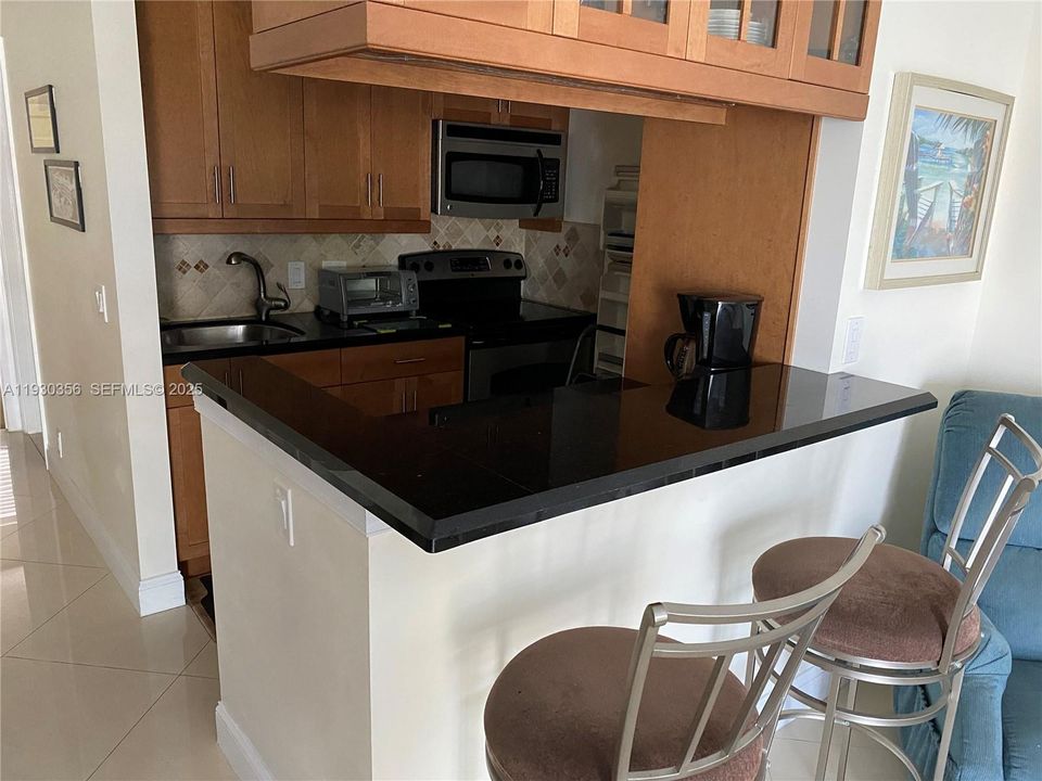 For Rent: $1,700 (1 beds, 1 baths, 620 Square Feet)