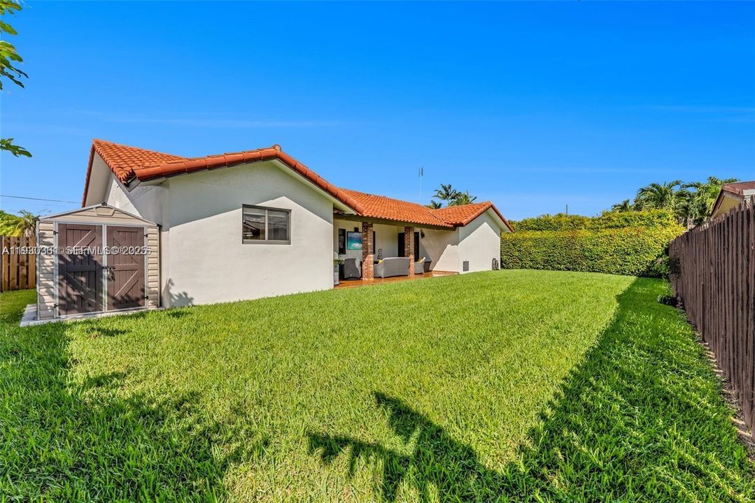 待售: $995,000 (4 贝兹, 2 浴室, 2450 平方英尺)