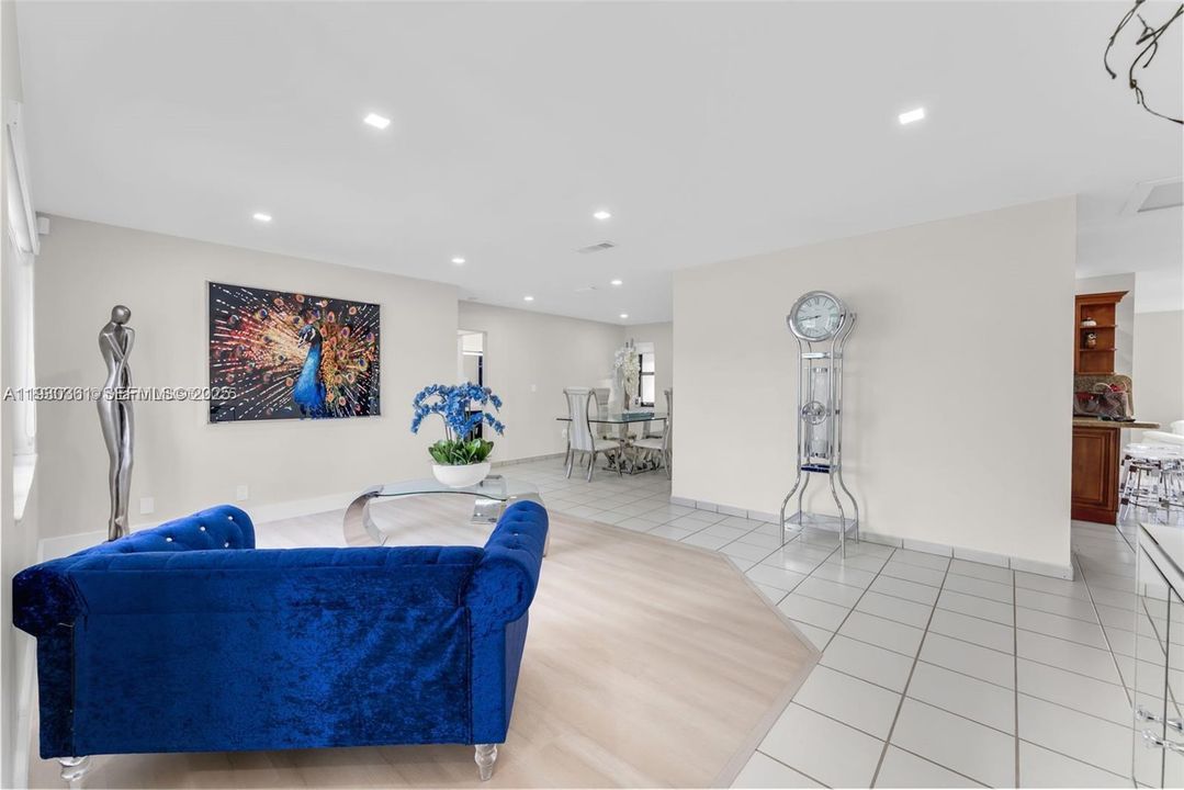 待售: $995,000 (4 贝兹, 2 浴室, 2450 平方英尺)