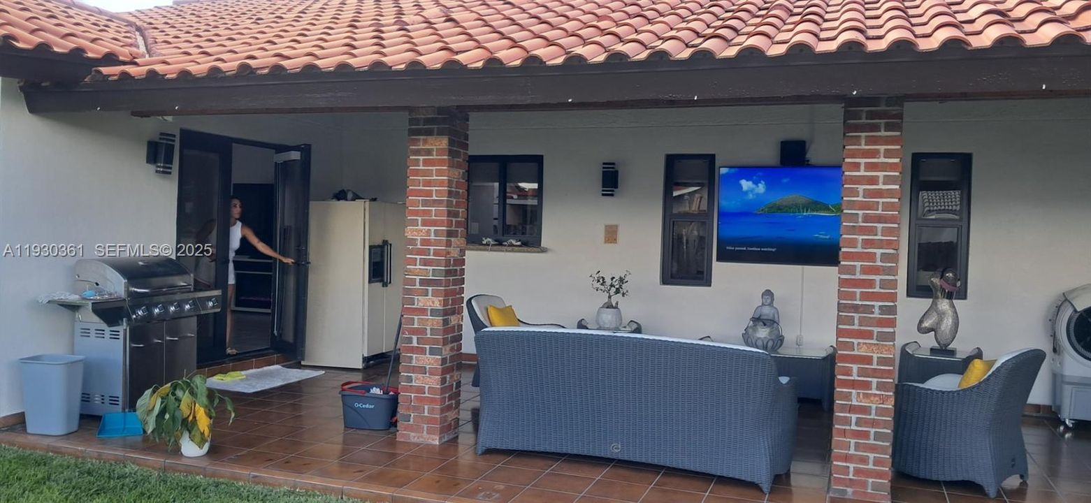 待售: $995,000 (4 贝兹, 2 浴室, 2450 平方英尺)