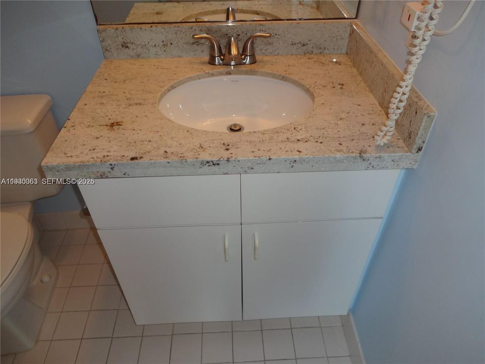 For Sale: $420,000 (2 beds, 2 baths, 1000 Square Feet)