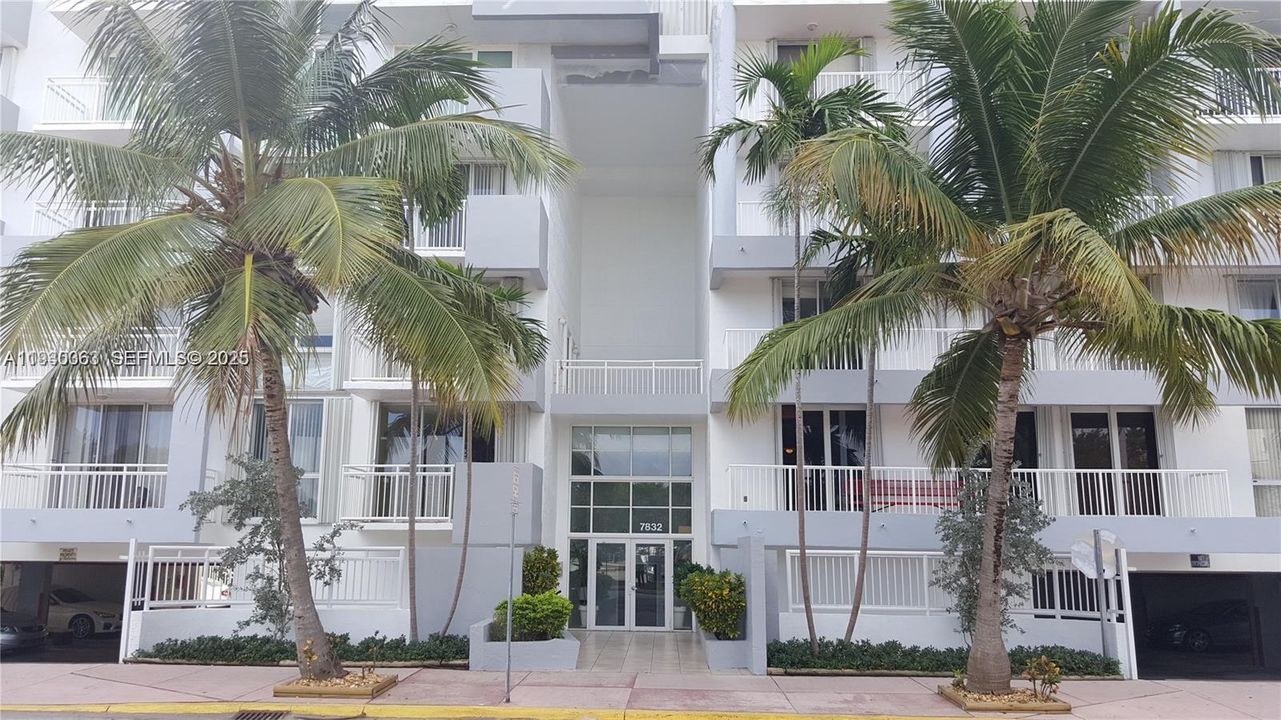 For Sale: $420,000 (2 beds, 2 baths, 1000 Square Feet)