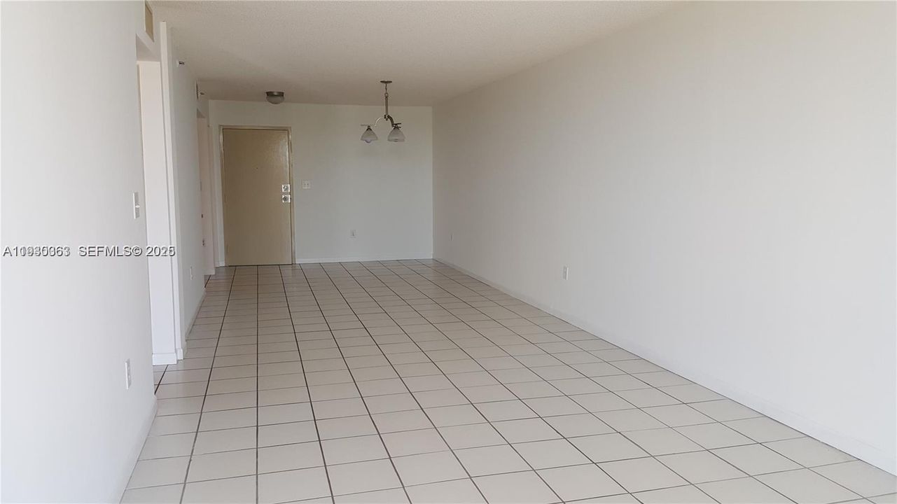 For Sale: $420,000 (2 beds, 2 baths, 1000 Square Feet)