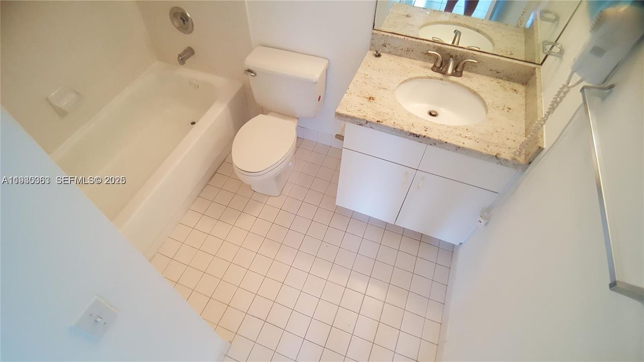 For Sale: $420,000 (2 beds, 2 baths, 1000 Square Feet)