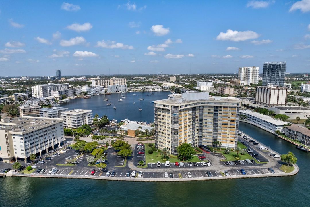 В аренду: $1,900 (1 спален, 1 ванн, 1066 Квадратных фут)