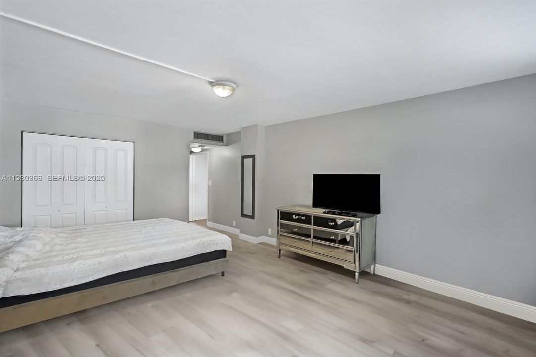 В аренду: $1,900 (1 спален, 1 ванн, 1066 Квадратных фут)