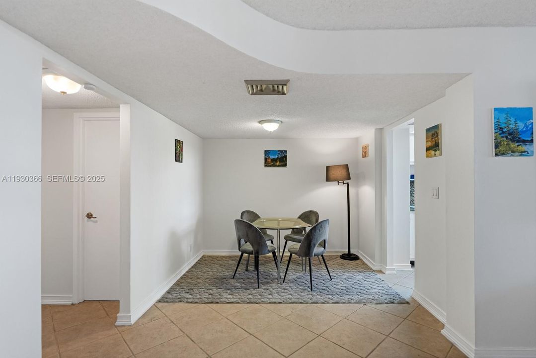 В аренду: $1,900 (1 спален, 1 ванн, 1066 Квадратных фут)