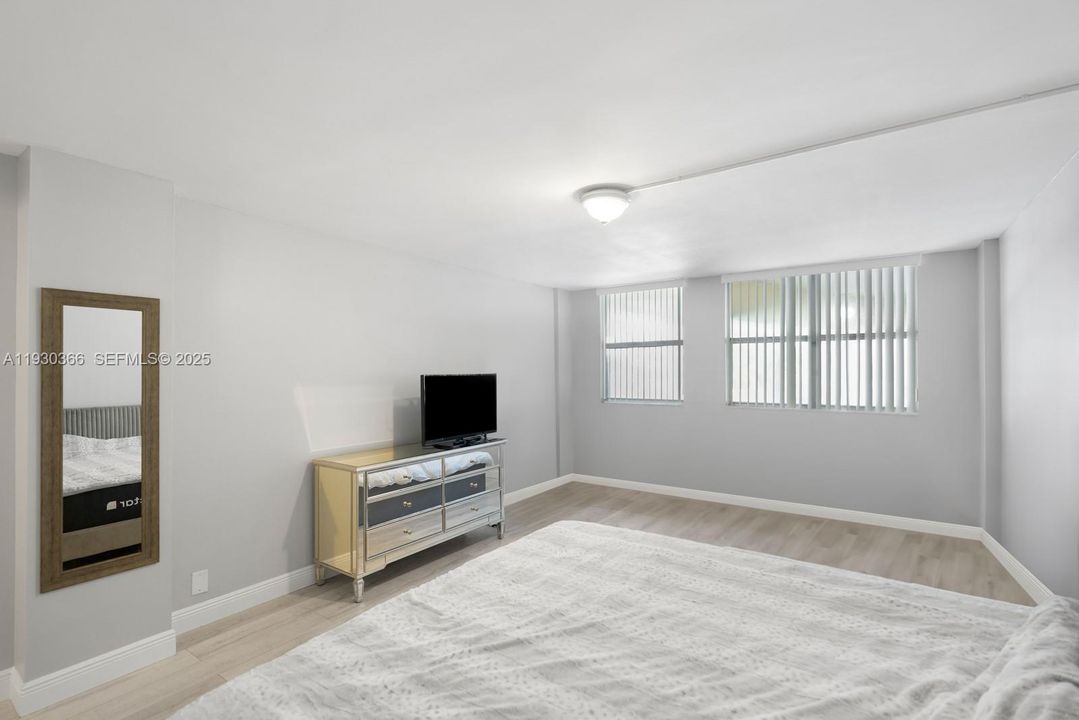 В аренду: $1,900 (1 спален, 1 ванн, 1066 Квадратных фут)