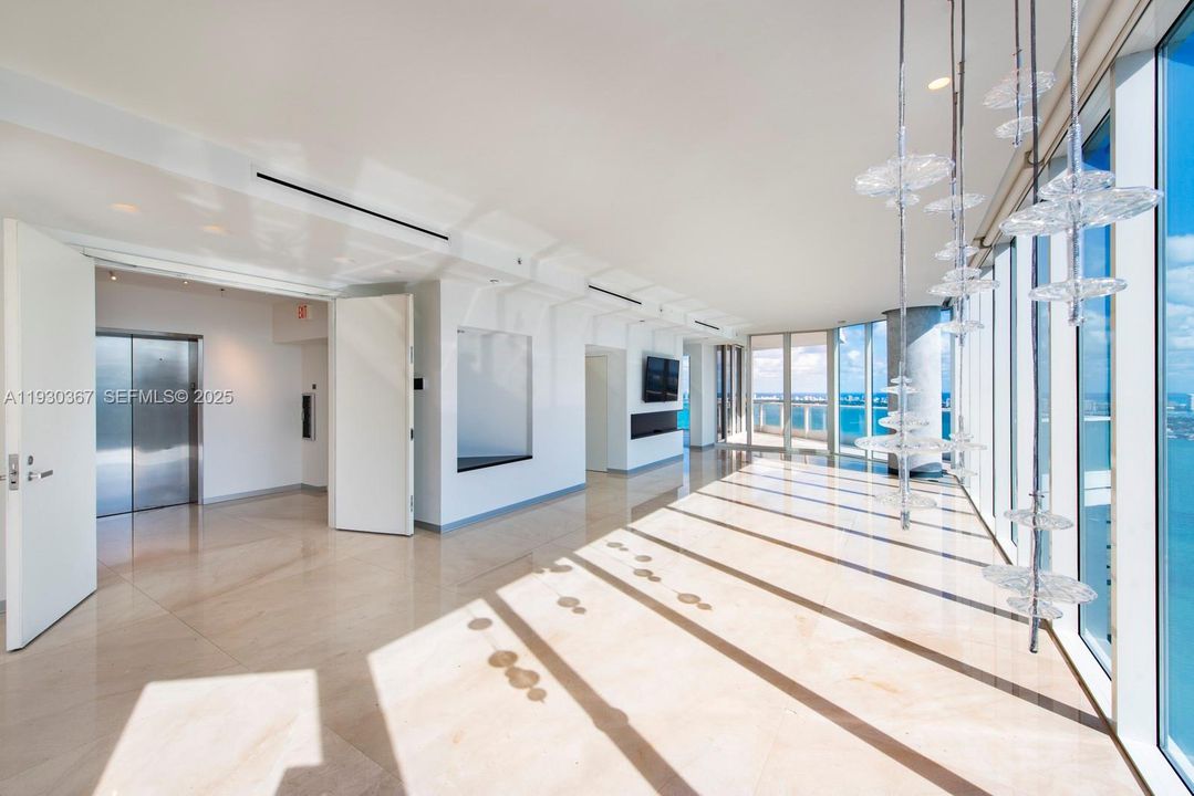 En Renta: $28,000 (4 camas, 4 baños, 4495 Pies cuadrados)