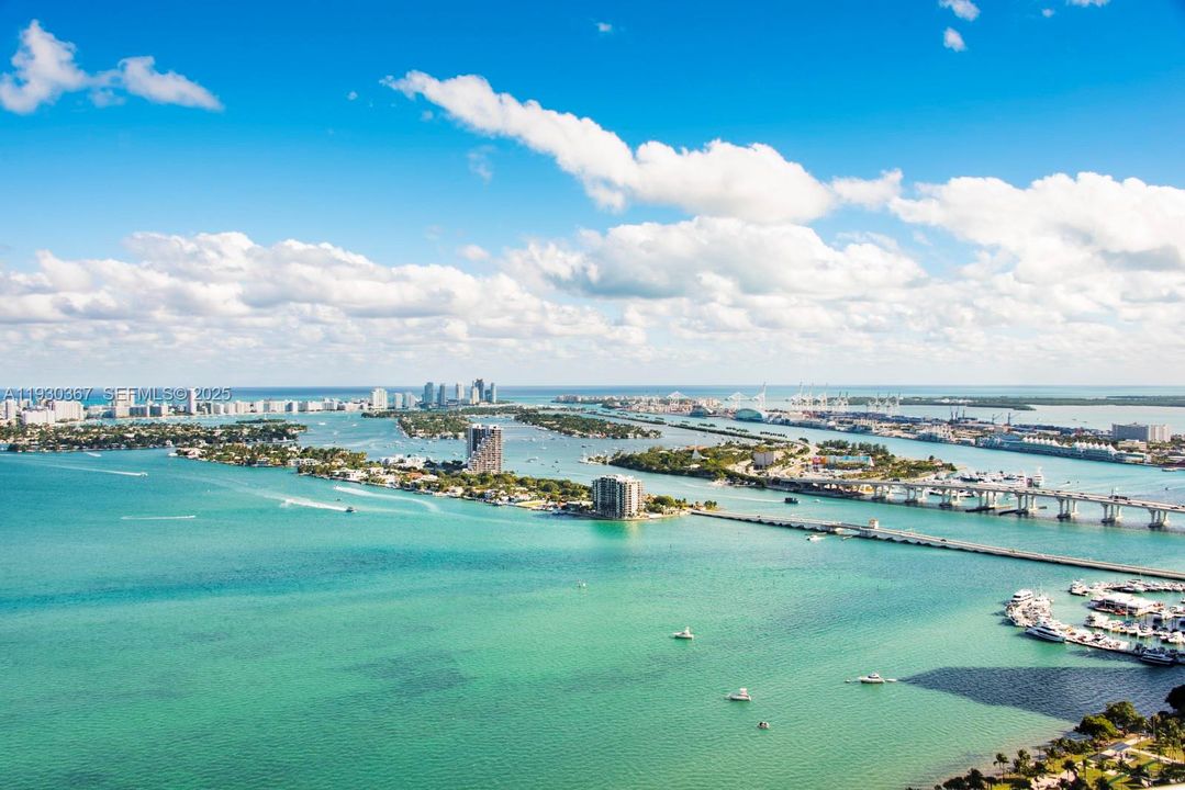 En Renta: $28,000 (4 camas, 4 baños, 4495 Pies cuadrados)