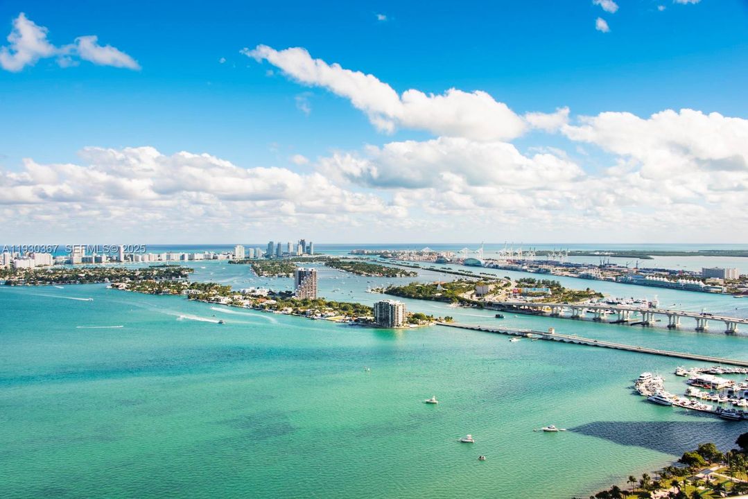 En Renta: $28,000 (4 camas, 4 baños, 4495 Pies cuadrados)