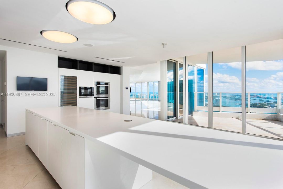 En Renta: $28,000 (4 camas, 4 baños, 4495 Pies cuadrados)