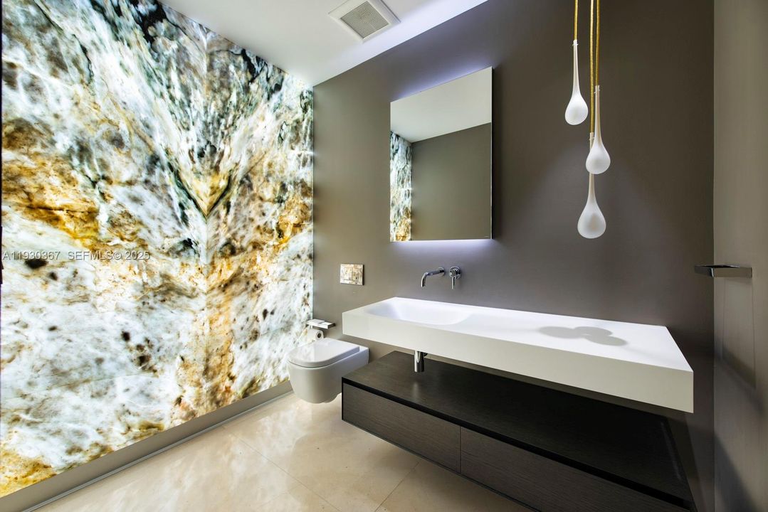 En Renta: $28,000 (4 camas, 4 baños, 4495 Pies cuadrados)