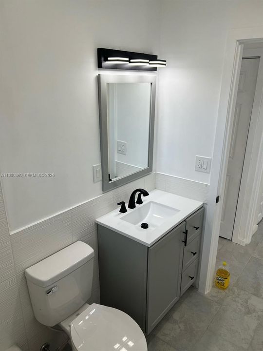 В аренду: $2,100 (2 спален, 1 ванн, 975 Квадратных фут)