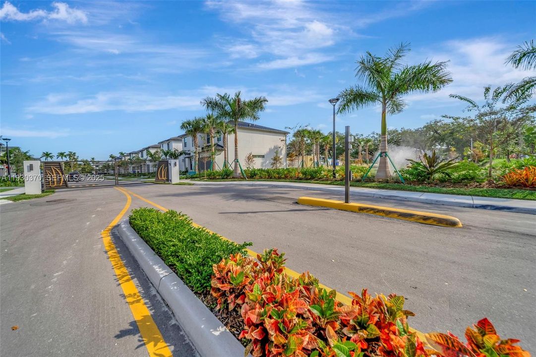 For Sale: $1,600,000 (4 beds, 3 baths, 2831 Square Feet)