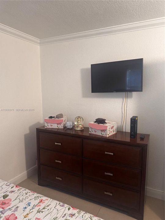 На продажу: $280,000 (2 спален, 2 ванн, 750 Квадратных фут)