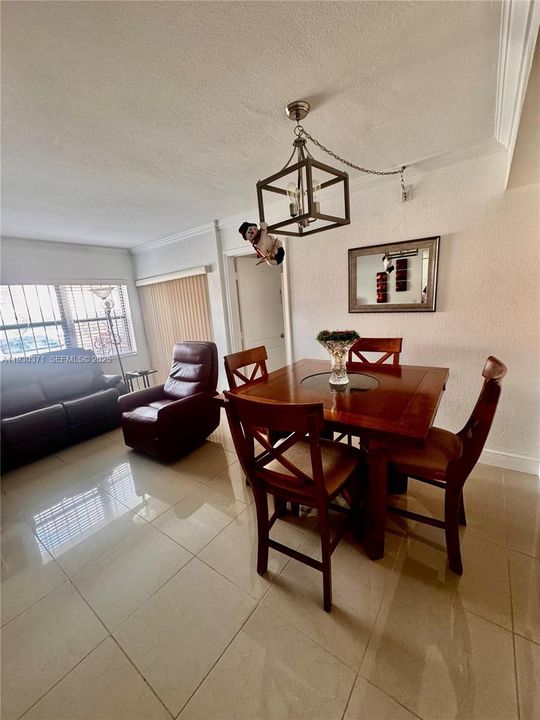 For Sale: $280,000 (2 beds, 2 baths, 750 Square Feet)