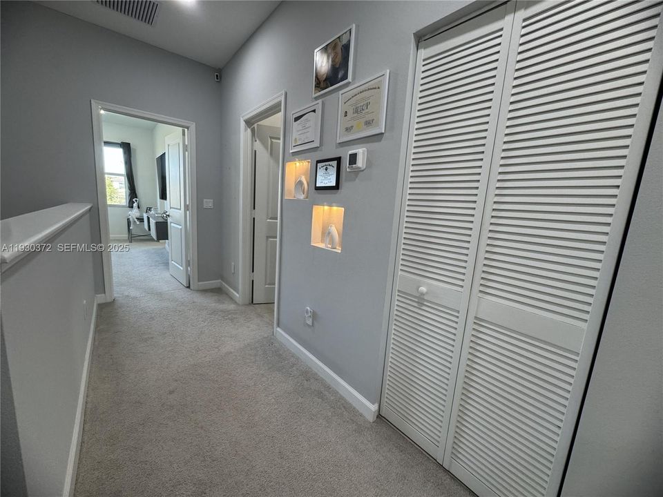 For Rent: $3,400 (3 beds, 2 baths, 1931 Square Feet)